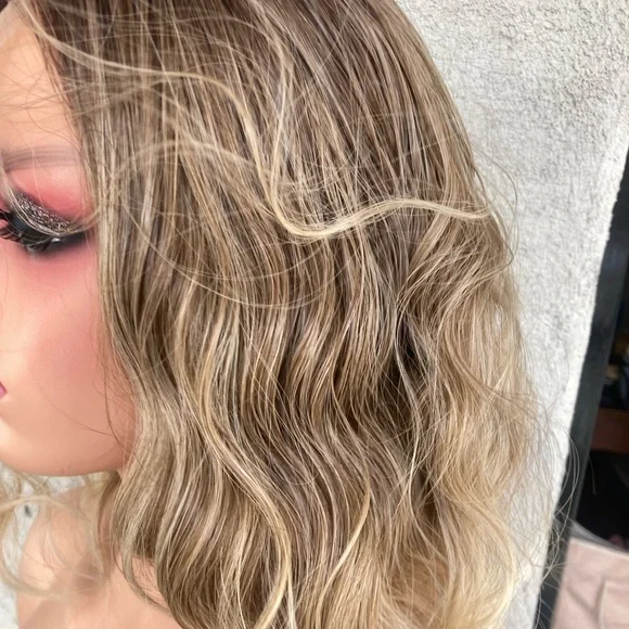 Stylish Ombre Brown and Blonde Wavy Wig - Picture 5 of 13